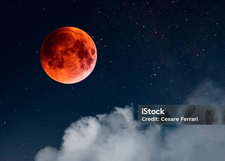 IN THE END TIMES..THERE SHALL BE SIGNS IN THE SUN, AND IN THE MOON, AND IN THE STARS..