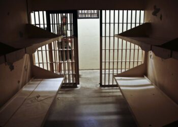 Assembly Jesus within the solitude of incarceration