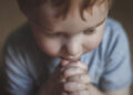5 Methods to Pray with Your Youngsters Through the Day (That Aren’t at Dinnertime)