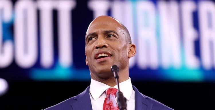 ‘Defend All Our Women’: How Trump’s Housing Chief is Restoring Single-Intercourse Areas for Homeless Girls