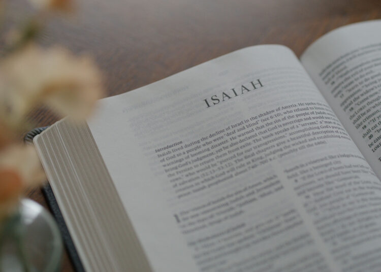The E-book of Isaiah Facilities Across the Hope of the Coming of Christ