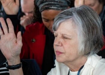 What’s Discernment and How Do We Pray for It?