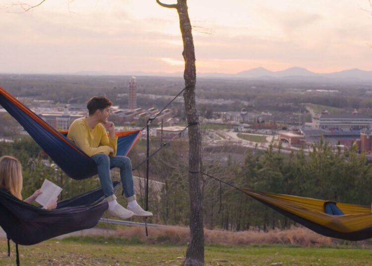 ‘Listening to the Lord:’ Liberty College students Detox from Telephones to Pursue Christ