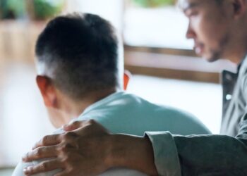 10 Comforting Prayers for a Grieving Buddy