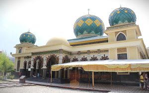 Muslim Mob Halts Church Roof Repairs in Indonesia