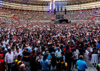 1000’s Flip to Christ as Large Franklin Graham Occasion Reaches 90,000